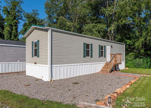 Property at 141 Pike Pt, Waynesville, NC 28785, 2 beds, 1 bath
