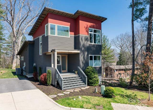 Property at 7 Mauricet Ln, Asheville, NC 28806, 4 beds, 3.5 baths
