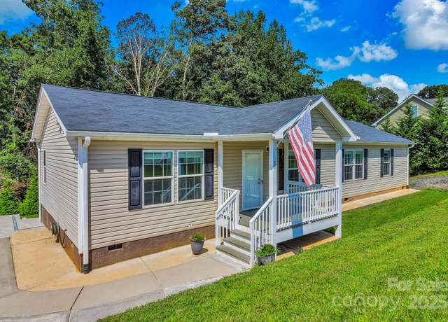 Property at 185 Bradshaw Cir, Candler, NC 28715, 3 beds, 2 baths