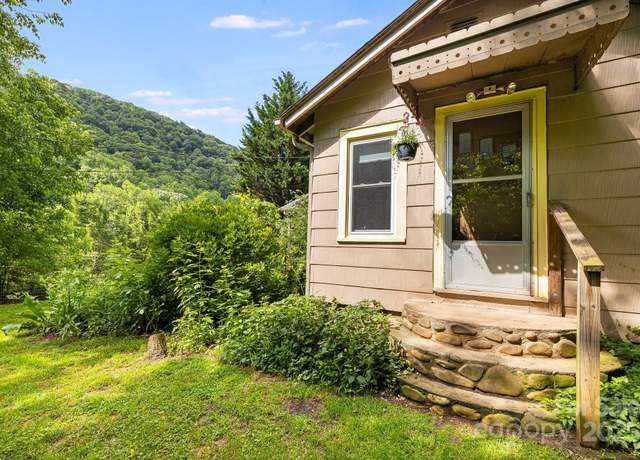 Property at 1041 Groundhog Rd, Canton, NC 28716, 2 beds, 2 baths