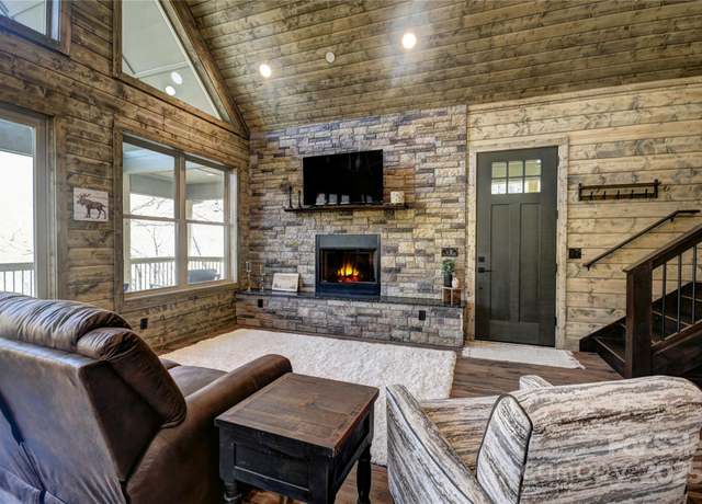 Property at 601 Tater Patch Rd, Maggie Valley, NC 28751, 3 beds, 3 baths