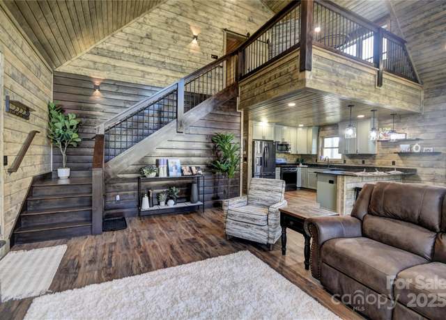 Property at 601 Tater Patch Rd, Maggie Valley, NC 28751, 3 beds, 3 baths
