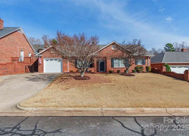 Property at 1910 Connemara Ct, Gastonia, NC 28054, 2 beds, 2 baths