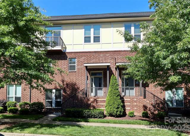 Property at 926 Steel House Blvd, Charlotte, NC 28205, 3 beds, 3.5 baths