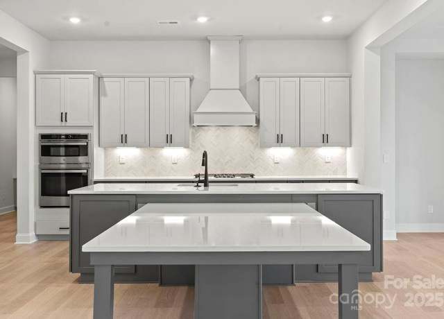 Property at 3041 Tramore Dr, Harrisburg, NC 28075, 5 beds, 4.5 baths