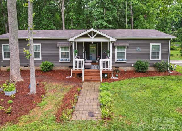 Property at 142 Hickory Rd, Lexington, NC 27292, 3 beds, 2 baths