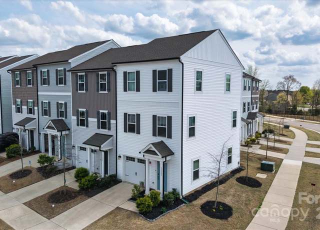 Property at 13304 Porter Creek Rd, Charlotte, NC 28262, 3 beds, 2.5 baths