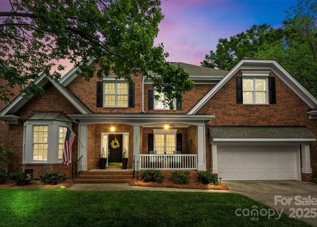 Property at 7811 Compton Ct, Charlotte, NC 28270, 4 beds, 3.5 baths