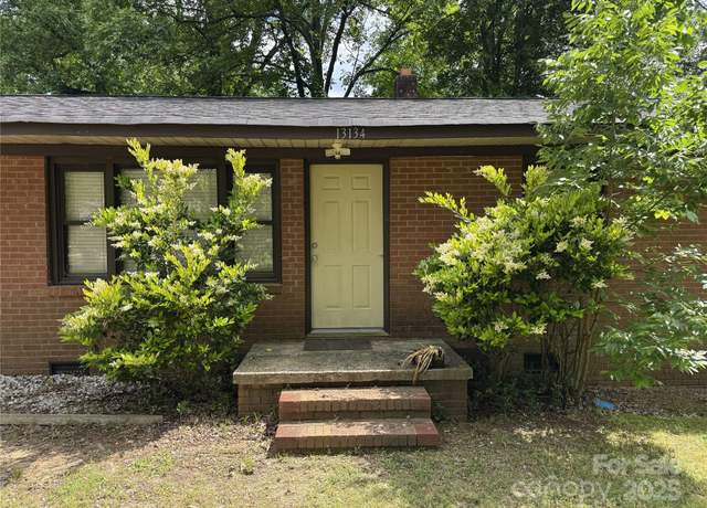 Property at 13134 Homewood Dr, Charlotte, NC 28262, 3 beds, 2 baths