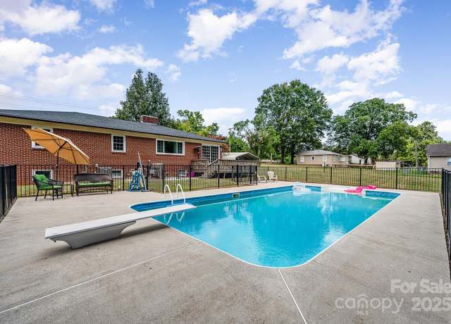 Property at 713 Fisher St, Concord, NC 28027, 3 beds, 2 baths