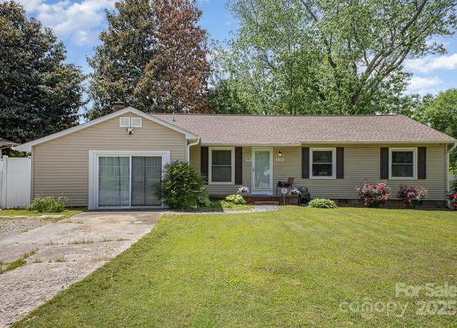 Property at 4100 Sudbury Rd, Charlotte, NC 28205, 4 beds, 1.5 baths