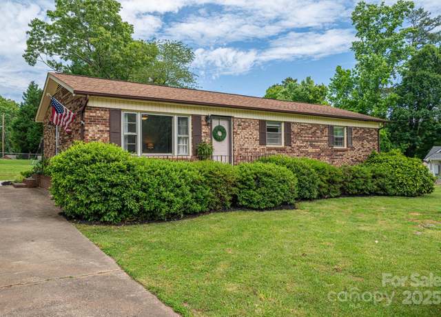 Property at 3424 Autumn Dr, Gastonia, NC 28056, 3 beds, 1.5 baths