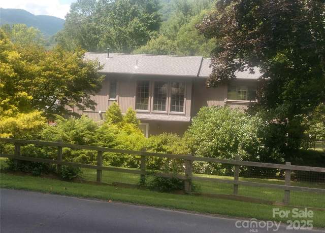 Property at 41 Balsam Shadows Rd, Maggie Valley, NC 28751, 3 beds, 3 baths