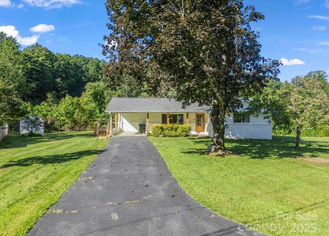 Property at 204 Jeff St, Hendersonville, NC 28739, 3 beds, 2.5 baths