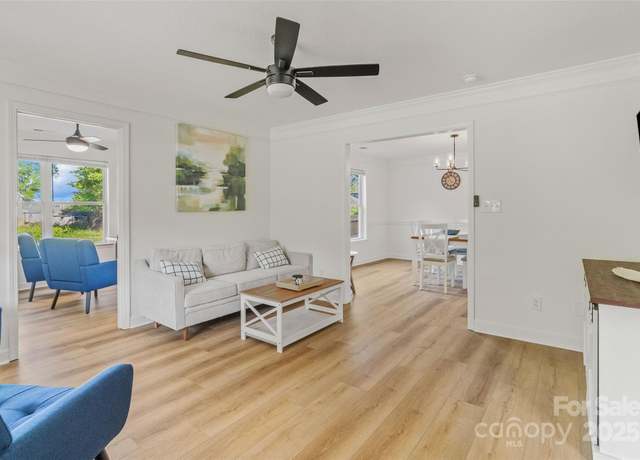 Property at 2328 Sanders Ave, Charlotte, NC 28216, 3 beds, 1.5 baths