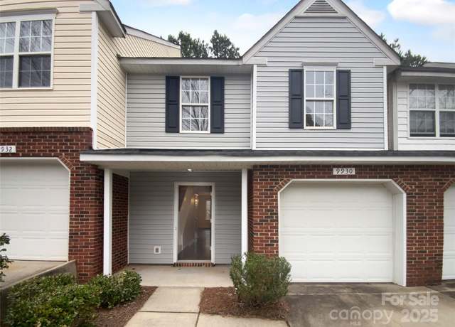 Property at 9930 Birch Knoll Ct, Charlotte, NC 28213, 2 beds, 2.5 baths