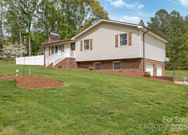 Property at 195 Old Farm Ln, Mocksville, NC 27028, 3 beds, 2 baths