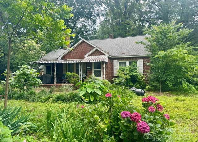 Property at 1419 Richland Dr, Charlotte, NC 28205, 4 beds, 1 bath