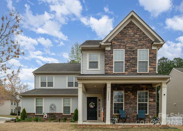 Property at 15324 Colonial Park Dr, Huntersville, NC 28078, 4 beds, 2.5 baths