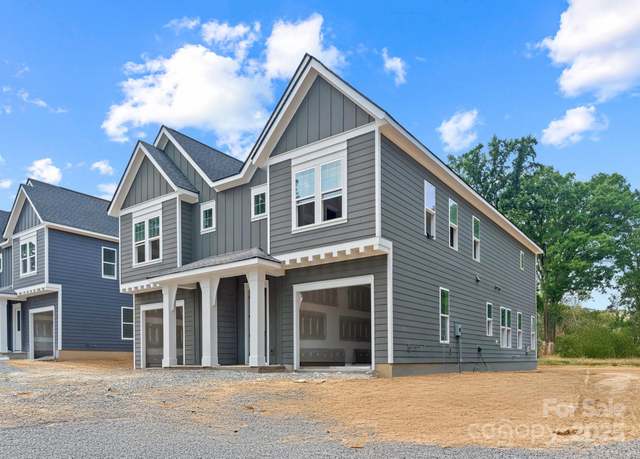Property at 511 Bowman Rd, Charlotte, NC 28217, 3 beds, 2.5 baths