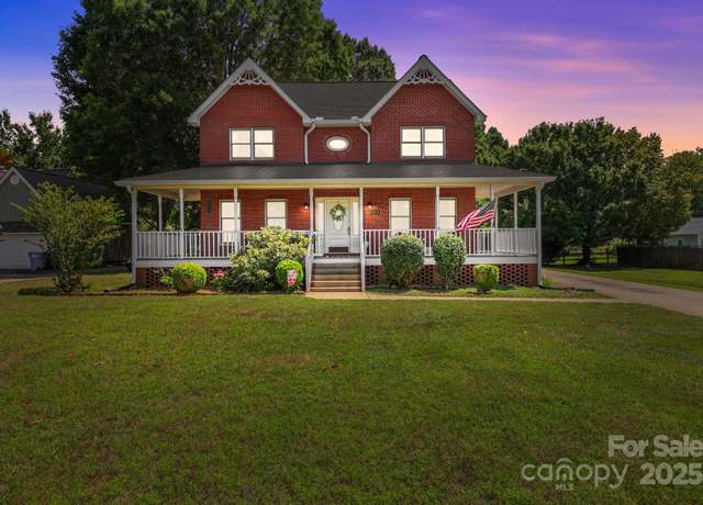 Property at 114 Windchime Ln, Mooresville, NC 28115, 3 beds, 2.5 baths