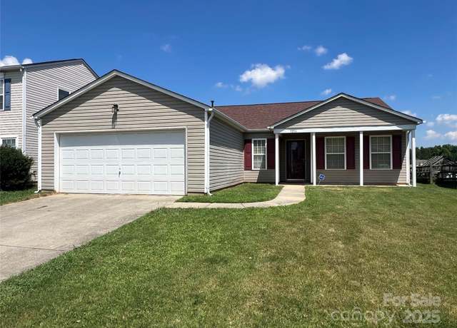 Property at 5216 Valcourt Rd, Charlotte, NC 28216, 3 beds, 2 baths
