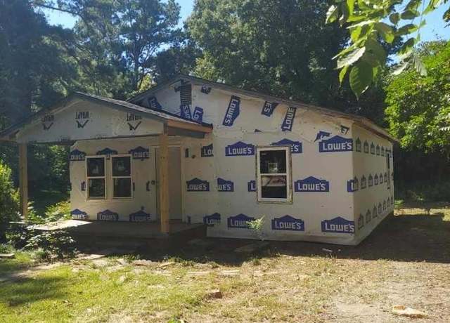 Property at 22 Center St, York, SC 29745, 3 beds, 2 baths
