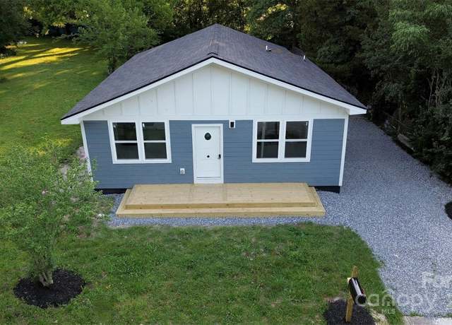 Property at 300 Center St, Thomasville, NC 27360, 3 beds, 2 baths