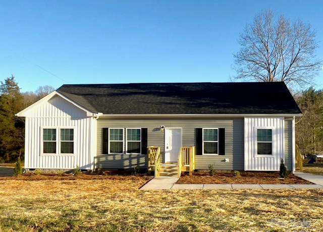 Property at 823 Wellwood Ave, Statesville, NC 28677, 3 beds, 2 baths