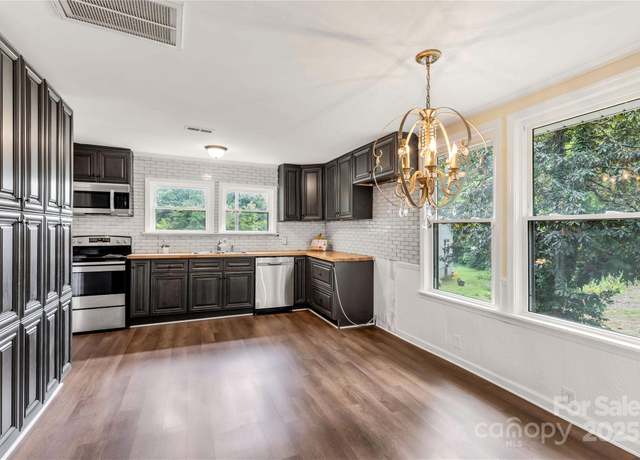 Property at 315 Rivers St, Rock Hill, SC 29730, 2 beds, 1 bath