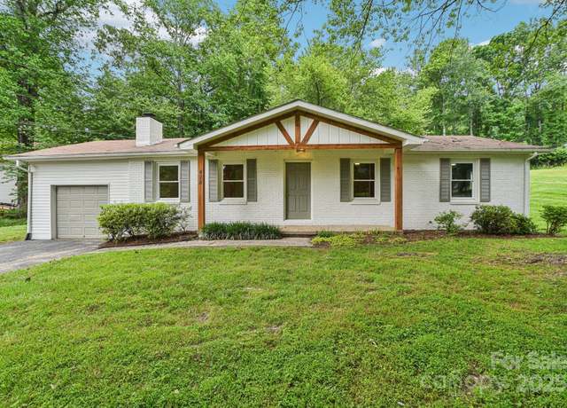 Property at 478 Stoney Gardens Ct, Hendersonville, NC 28791, 3 beds, 1.5 baths