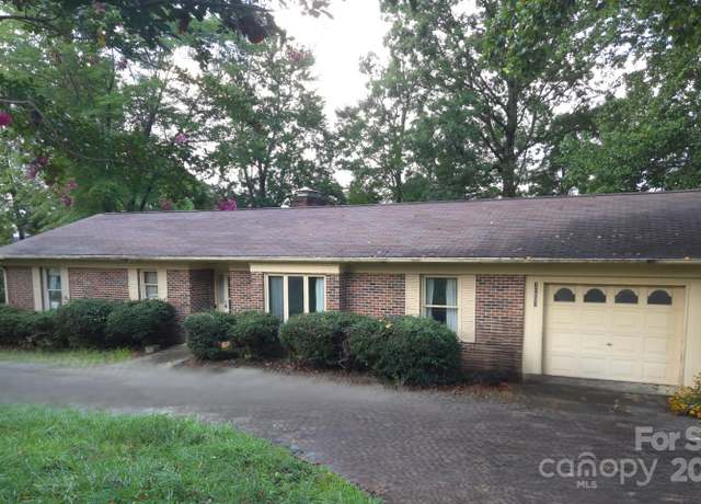 Property at 1265 Delwood Dr SW, Lenoir, NC 28645, 3 beds, 2 baths