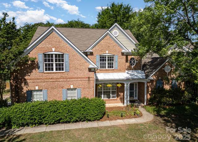 Property at 6904 Mordred Ln, Charlotte, NC 28277, 4 beds, 2.5 baths