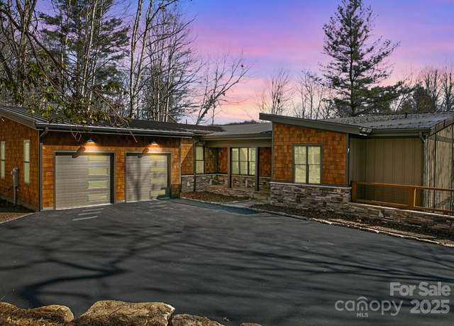 Property at 3243 Connestee Trl, Brevard, NC 28712, 4 beds, 4.5 baths