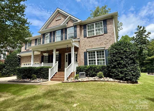 Property at 319 Forest Walk Ln, Fort Mill, SC 29708, 5 beds, 3 baths