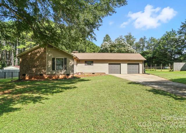 Property at 245 Lois Ln, Salisbury, NC 28147, 3 beds, 2 baths