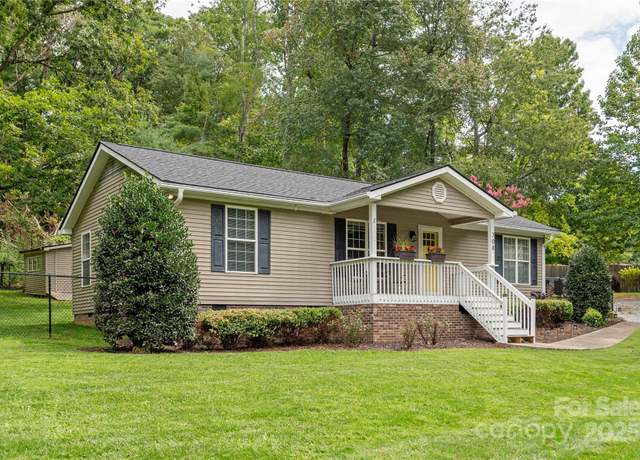 Property at 708 Stoney Mountain Rd, Hendersonville, NC 28791, 3 beds, 2 baths