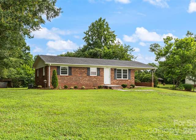 Property at 4146 Old State Rd, Newton, NC 28658, 3 beds, 2 baths