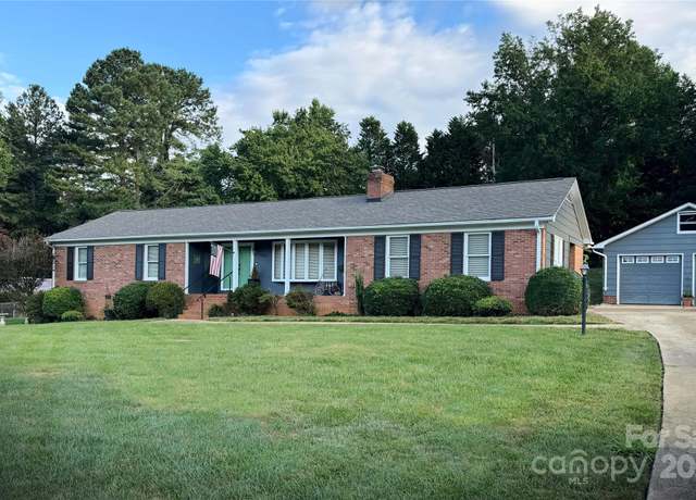 Property at 105 Terrace Pl, Lincolnton, NC 28092, 3 beds, 2 baths