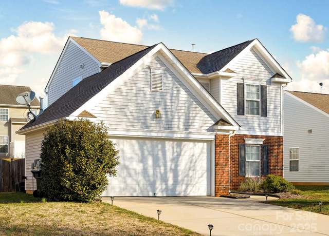 Property at 116 Saintsbury Pl, Lexington, NC 27295, 3 beds, 2.5 baths