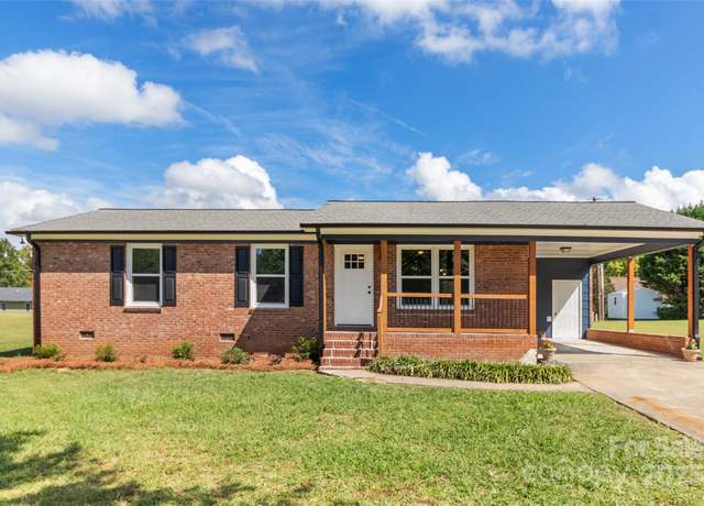 Property at 2525 Oxford Cir, Lancaster, SC 29720, 3 beds, 2 baths