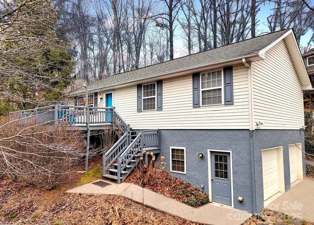 Property at 330 Sleepy Hollow Dr, Waynesville, NC 28785, 3 beds, 2 baths