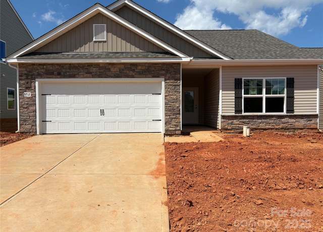 Property at 5712 Skinny Ln, Charlotte, NC 28215, 3 beds, 2 baths