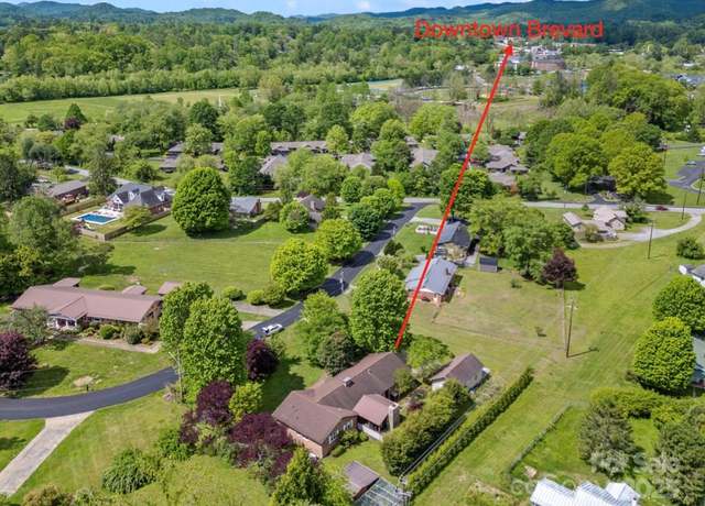 Property at 196 Broadview Cir, Brevard, NC 28712, 3 beds, 2 baths