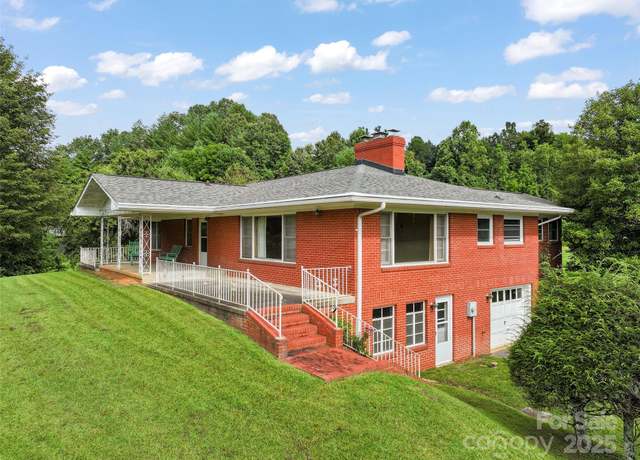 Property at 5 Noland Downs Rd, Waynesville, NC 28785, 3 beds, 3 baths
