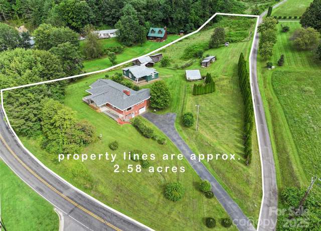 Property at 5 Noland Downs Rd, Waynesville, NC 28785, 3 beds, 3 baths