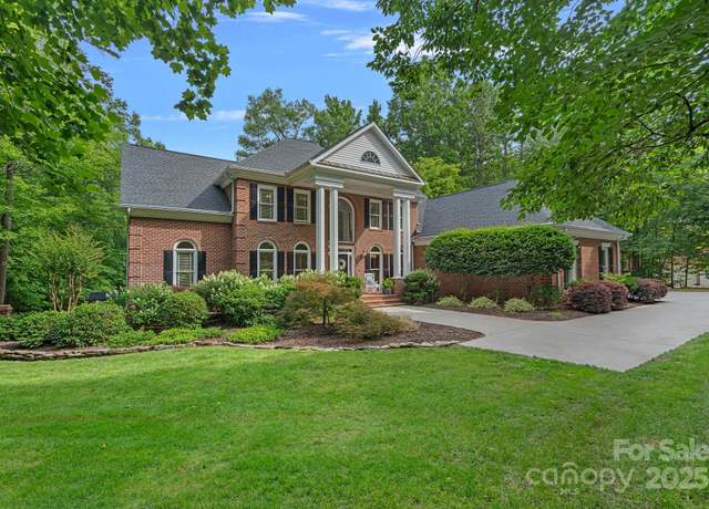 Property at 1317 Longleaf Ct, Matthews, NC 28104, 4 beds, 4.5 baths