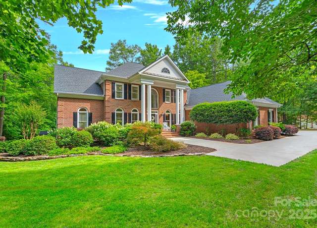 Property at 1317 Longleaf Ct, Matthews, NC 28104, 4 beds, 4.5 baths