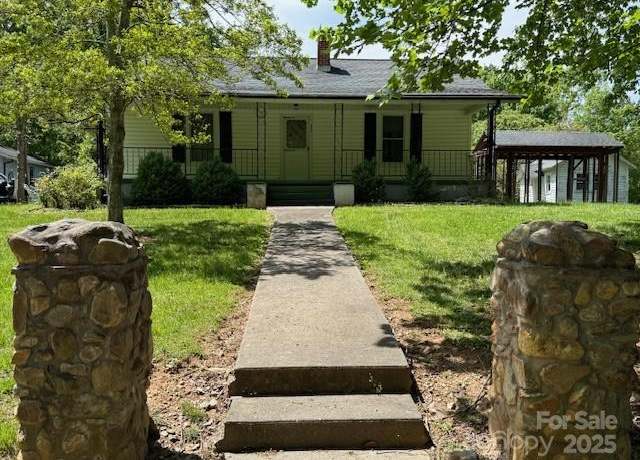 Property at 825 Ridge Rd, Marion, NC 28752, 2 beds, 1 bath