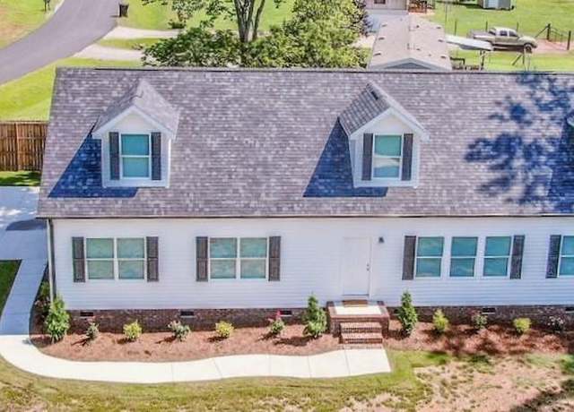 Property at 7039 Executive Cir, Denver, NC 28037, 3 beds, 2.5 baths